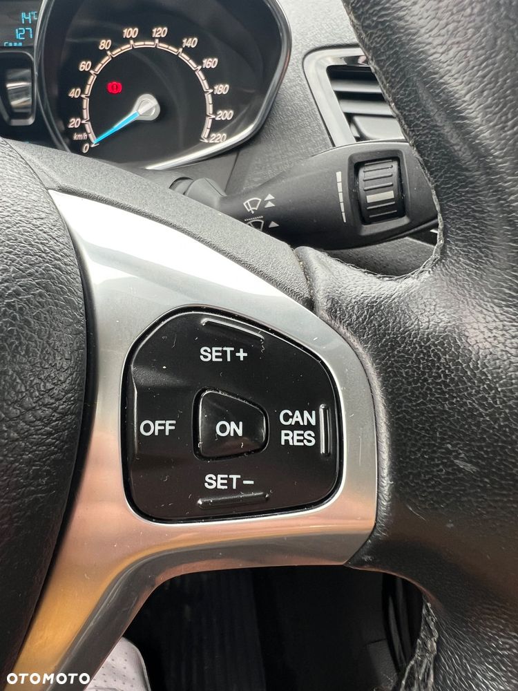 Ford Fiesta 1.0 EcoBoost Hybrid S&S TITANIUM - 29