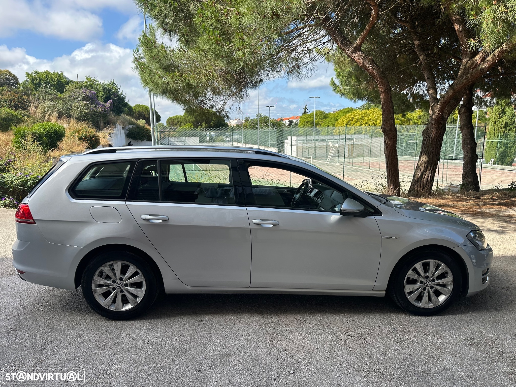 VW Golf Variant 1.6 TDi BlueMotion Confortline - 16