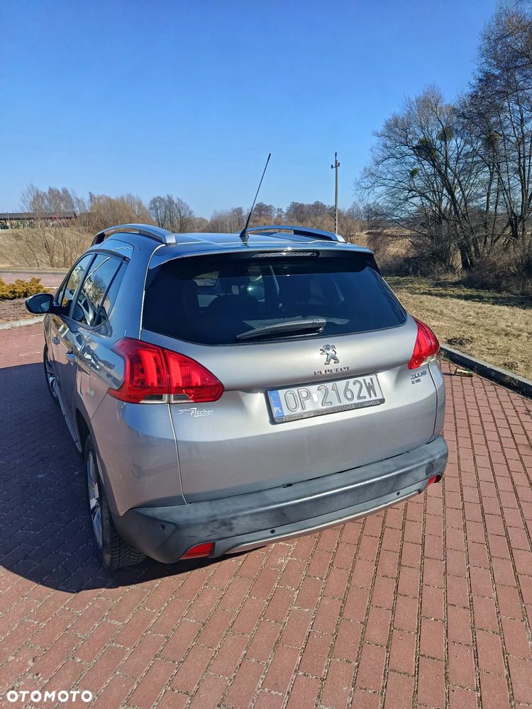 Peugeot 2008 1.2 Pure Tech Style S&S - 2