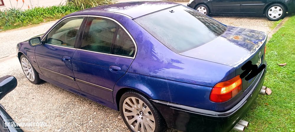 BMW 528 iA Touring - 11