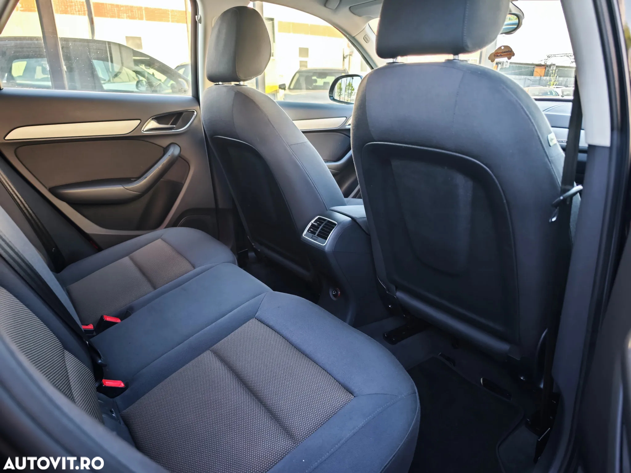 Audi Q3 2.0 TDI Quattro S tronic - 24