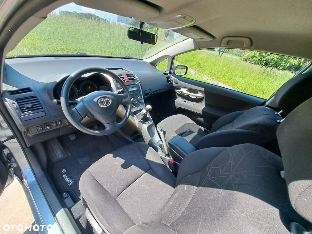 Toyota Auris - 10