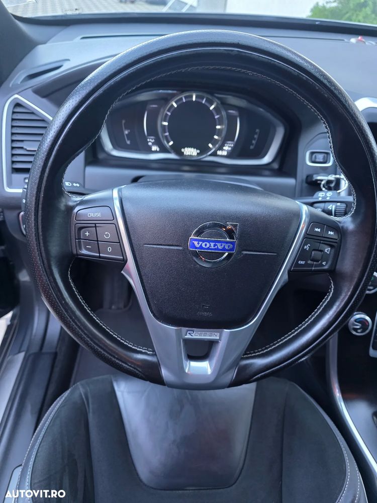 Volvo XC 60 D5AWD R-Design - 10