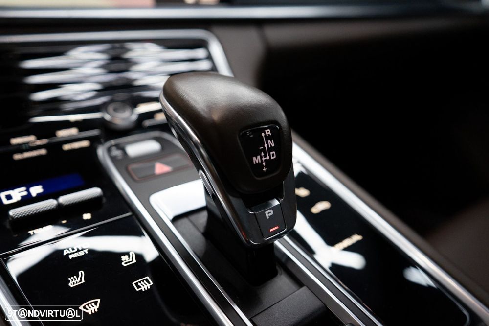 Porsche Panamera Sport Turismo 4 E-Hybrid - 34