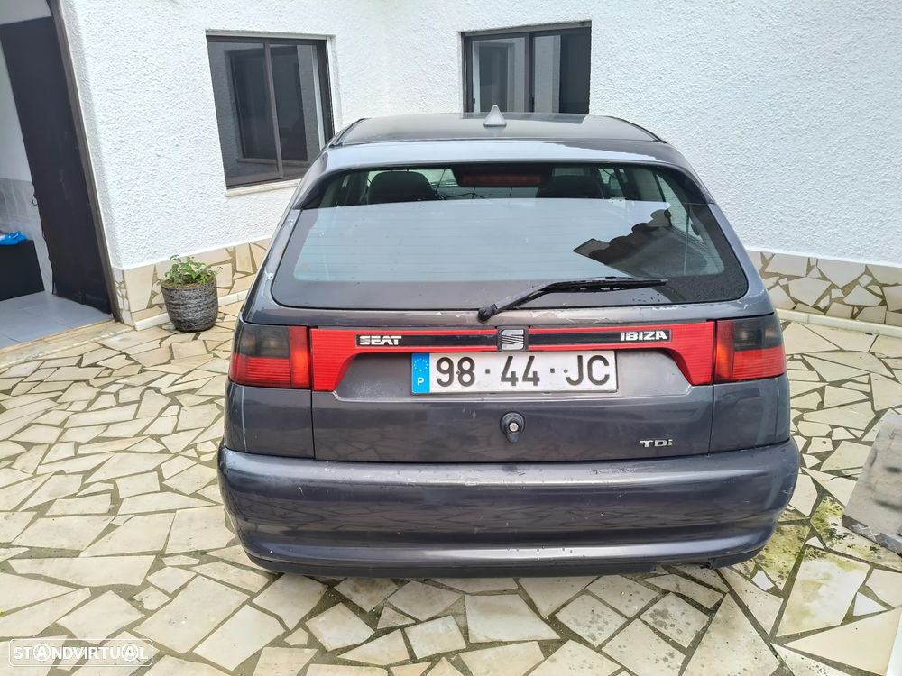 SEAT Ibiza 1.9 TDi Latino - 6