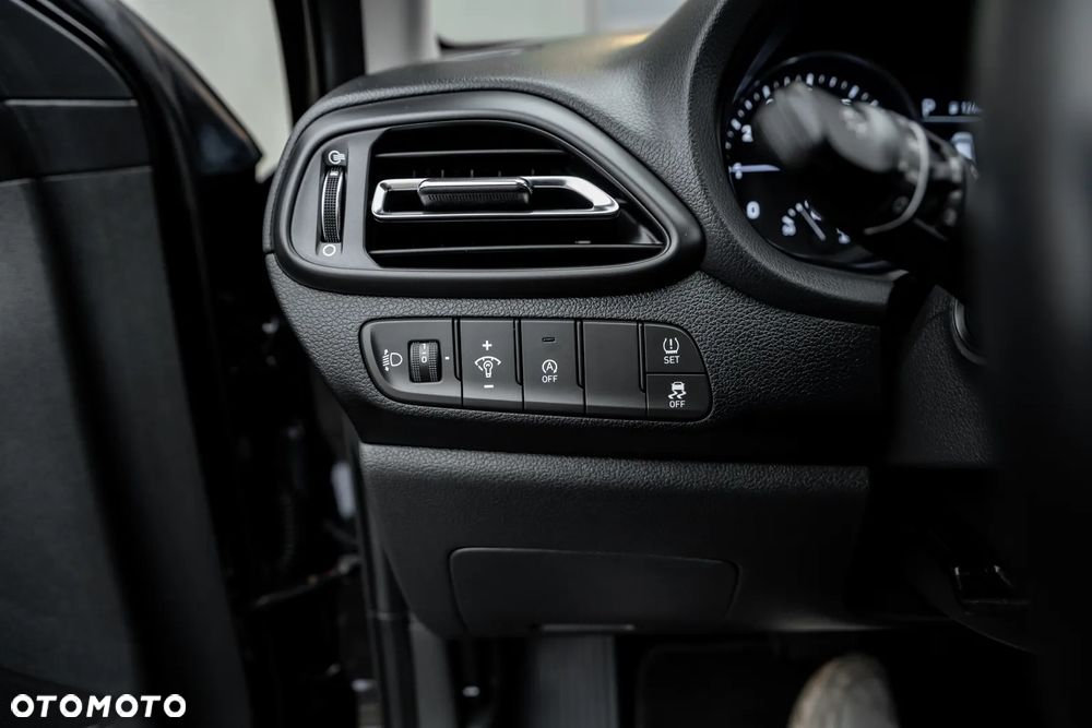 Hyundai i30 1.5 T-GDI 48V Premium DCT - 26