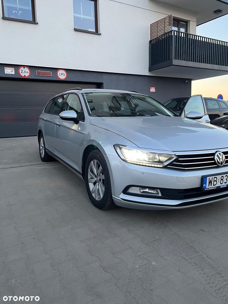 Volkswagen Passat - 2
