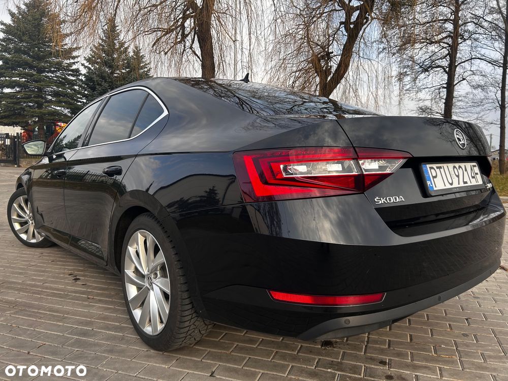 Skoda Superb 2.0 TDI Style DSG - 8