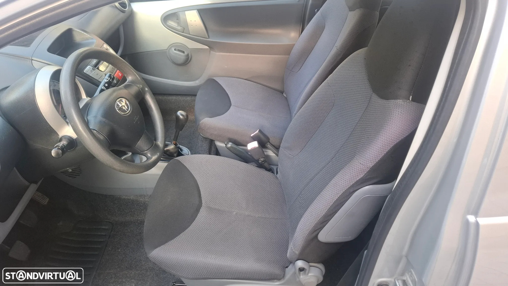 Toyota Aygo 1.0 + - 8