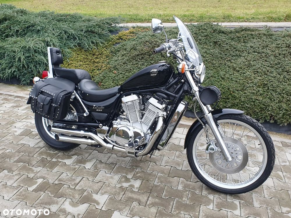Suzuki Intruder - 14