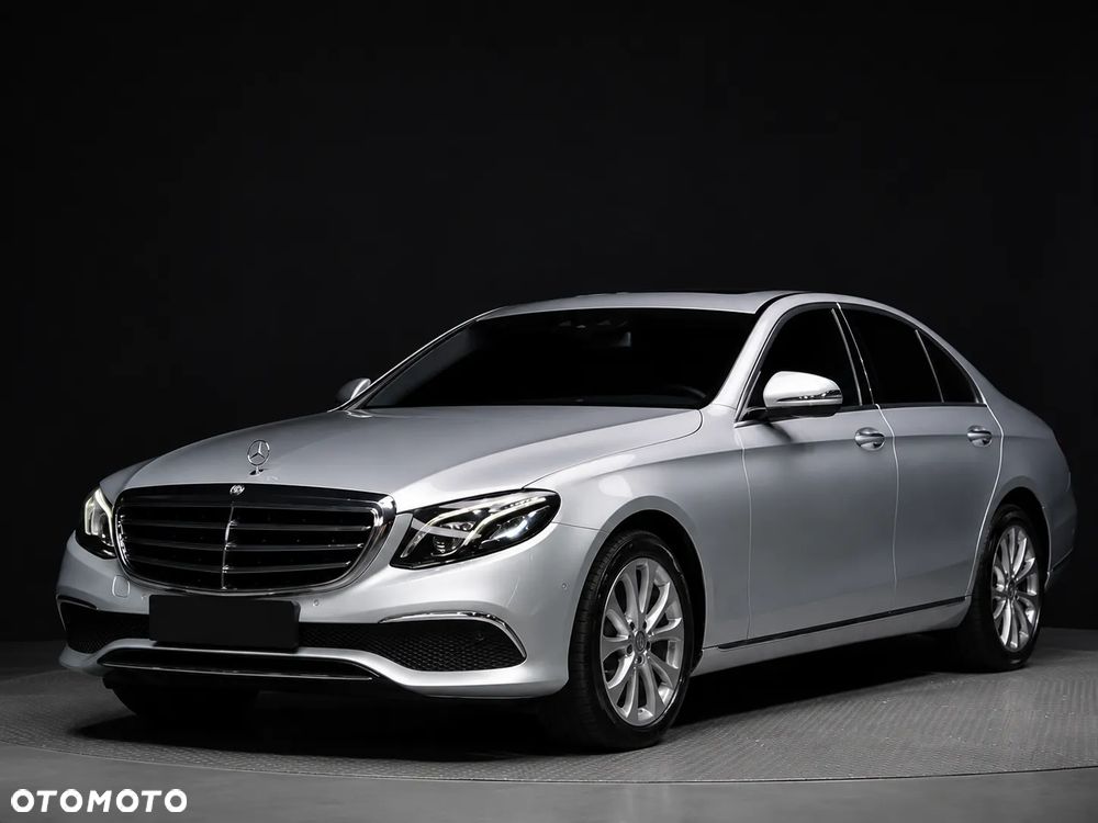 Mercedes-Benz Klasa E 220 d 4-Matic Business Edition 9G-TRONIC - 2