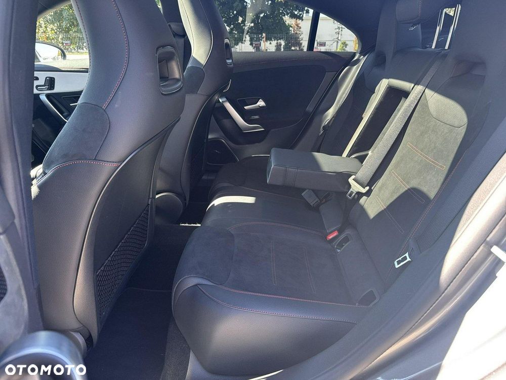 Mercedes-Benz CLA 250 4-Matic AMG Line 7G-DCT - 15
