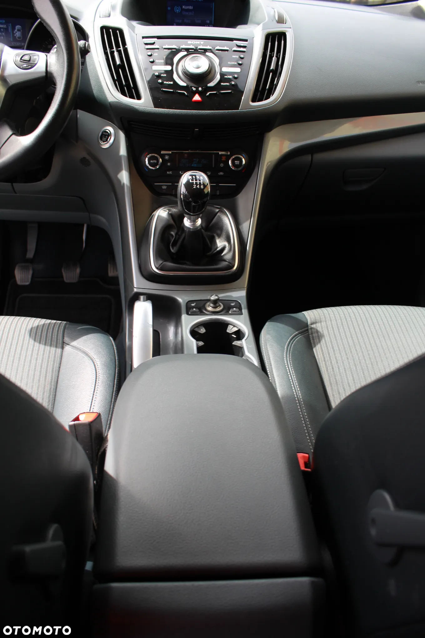 Ford Grand C-MAX - 29