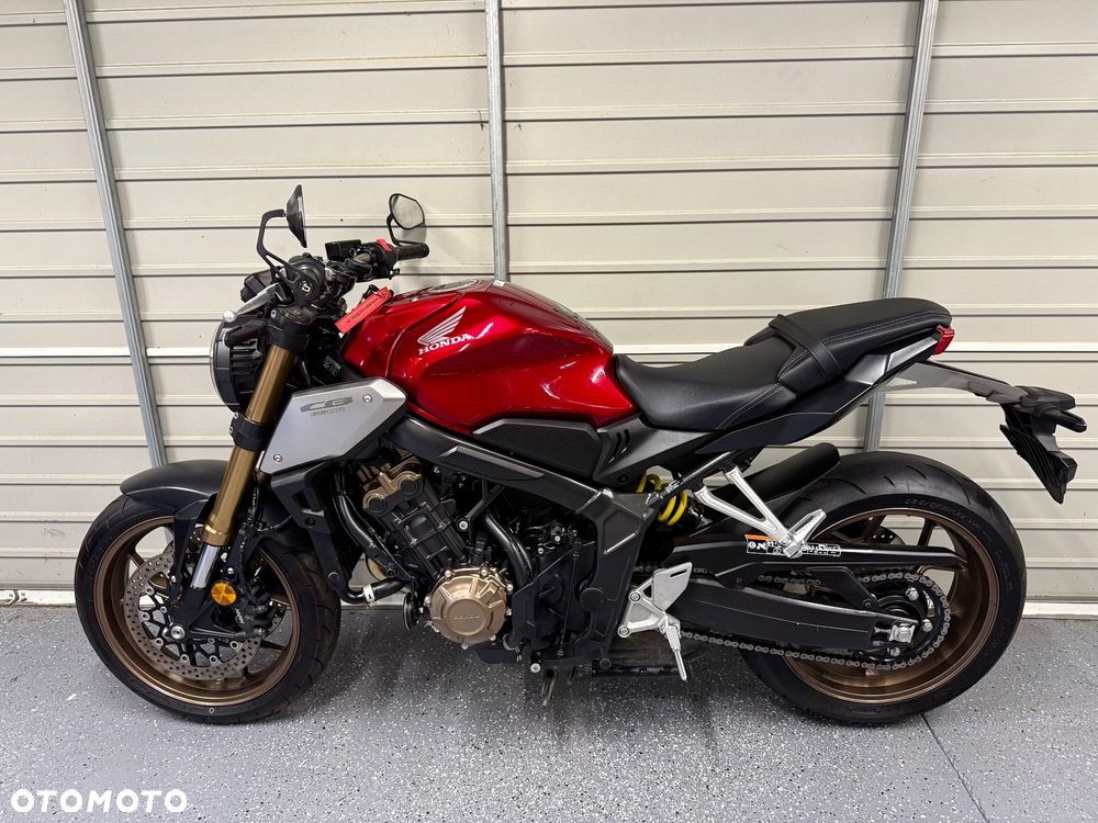 Honda CB - 12