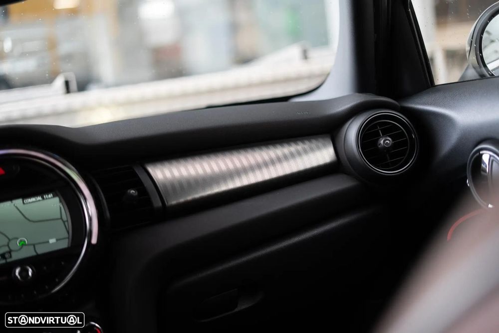 MINI 5 Portas Cooper D Auto - 40