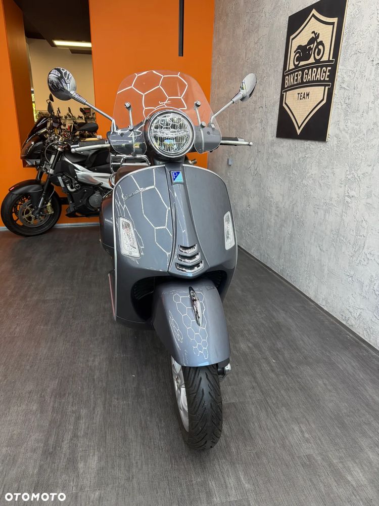 Vespa GTS - 8