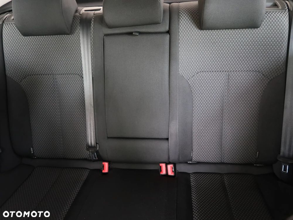 Volkswagen Passat 1.4 TSI BMT Comfortline - 13
