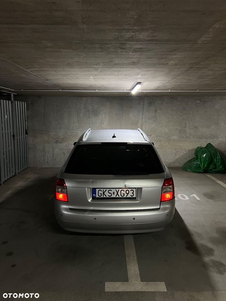 Audi A4 Avant 2004 photo 2