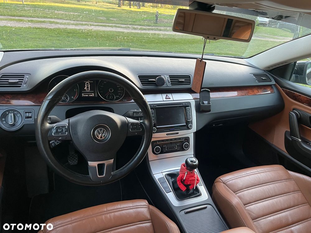 Volkswagen Passat 2.0 TDI DPF Highline - 17
