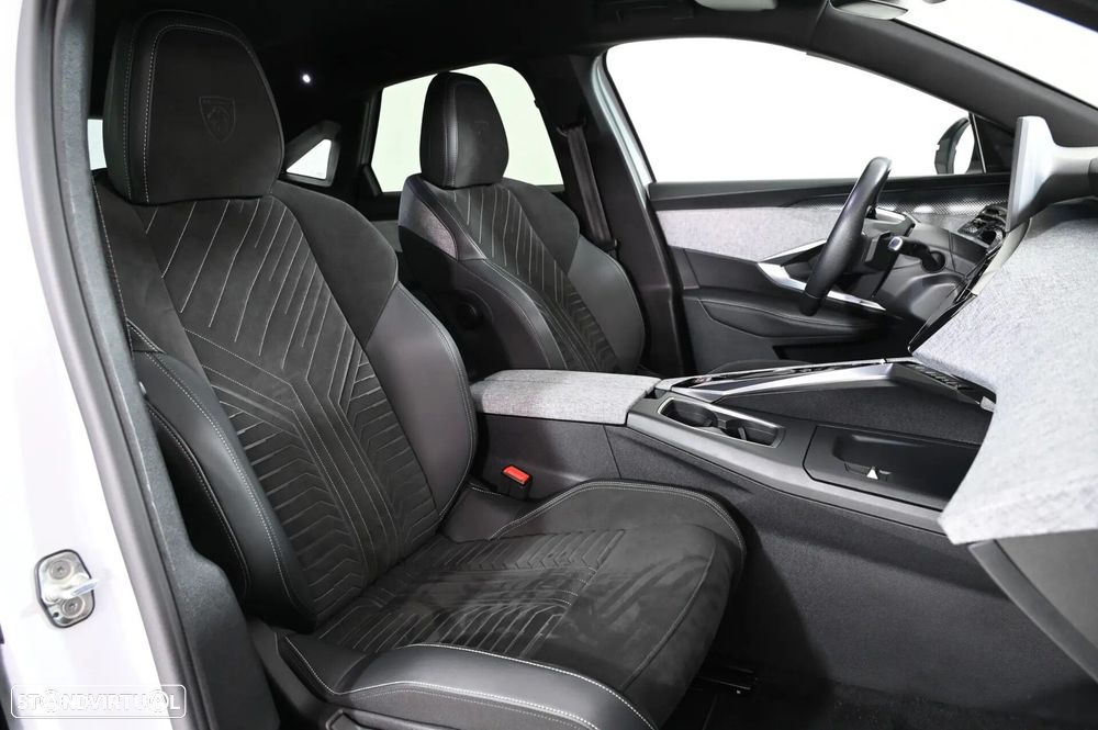 Peugeot 3008 1.2 Hybrid GT e-DCS6 - 4