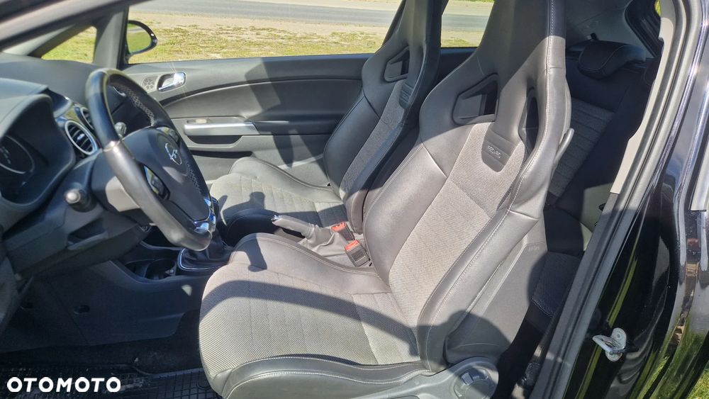 Opel Corsa 1.6 Turbo OPC - 14