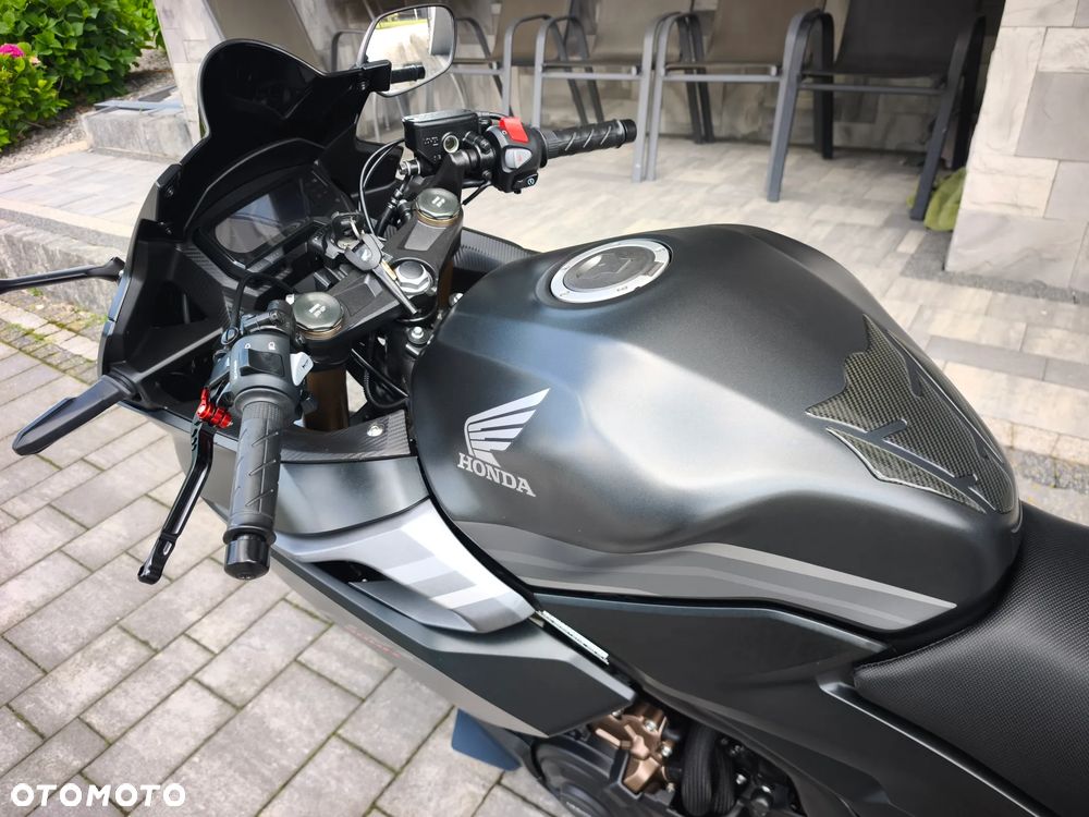 Honda CBR - 9