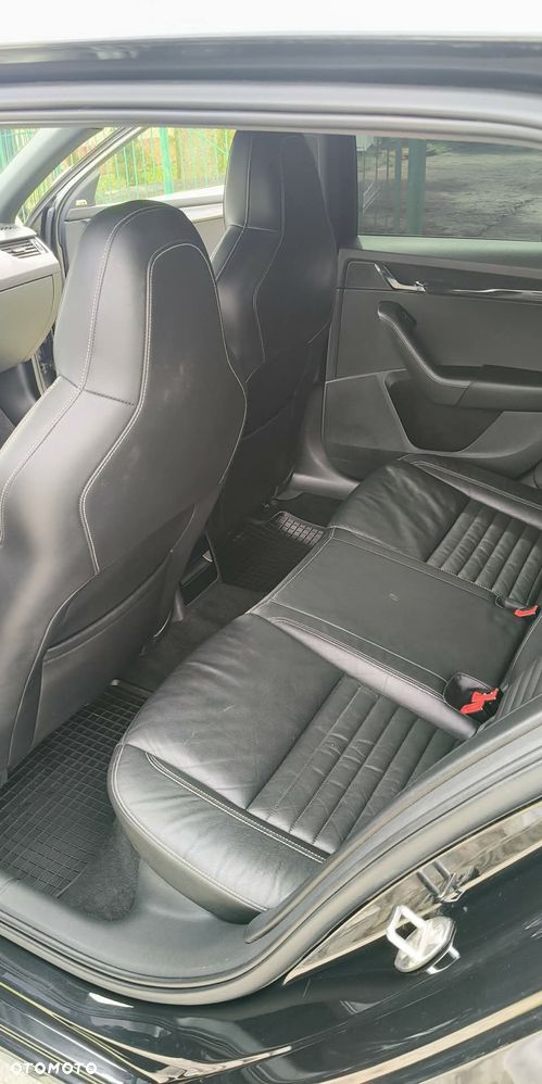 Skoda Octavia 2.0 TDI RS DSG - 22