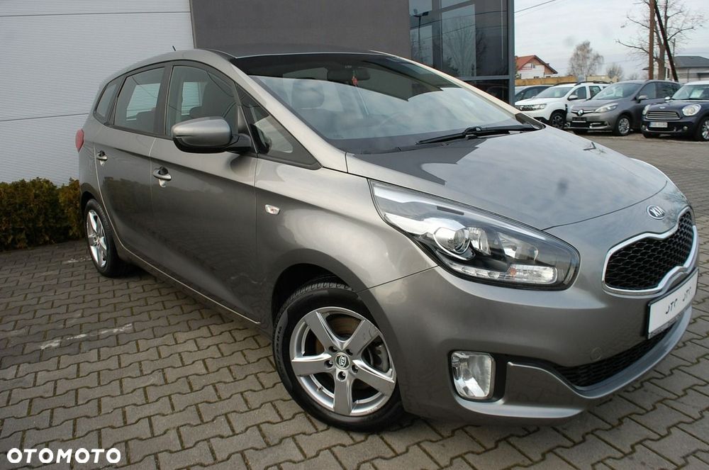 Kia Carens - 15