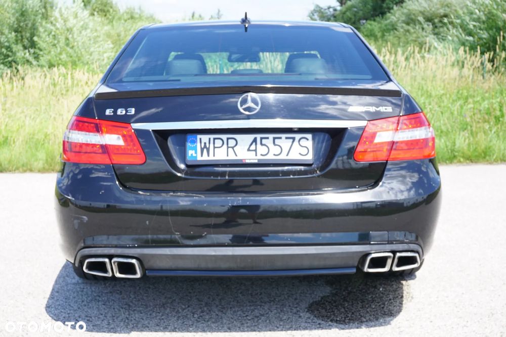 Mercedes-Benz Klasa E 63 AMG - 12