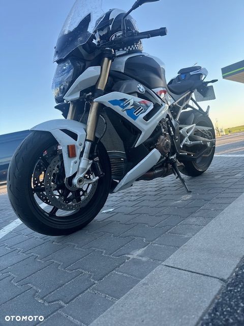 BMW S - 1