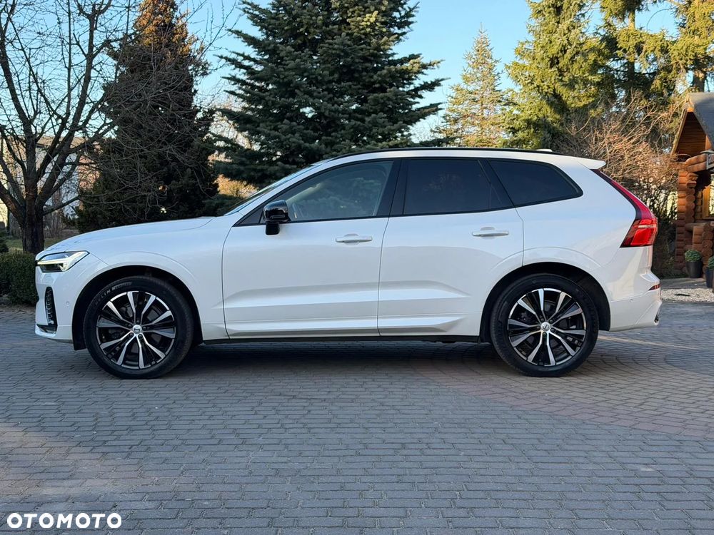 Volvo XC 60 B5 D AWD Ultimate Dark - 4