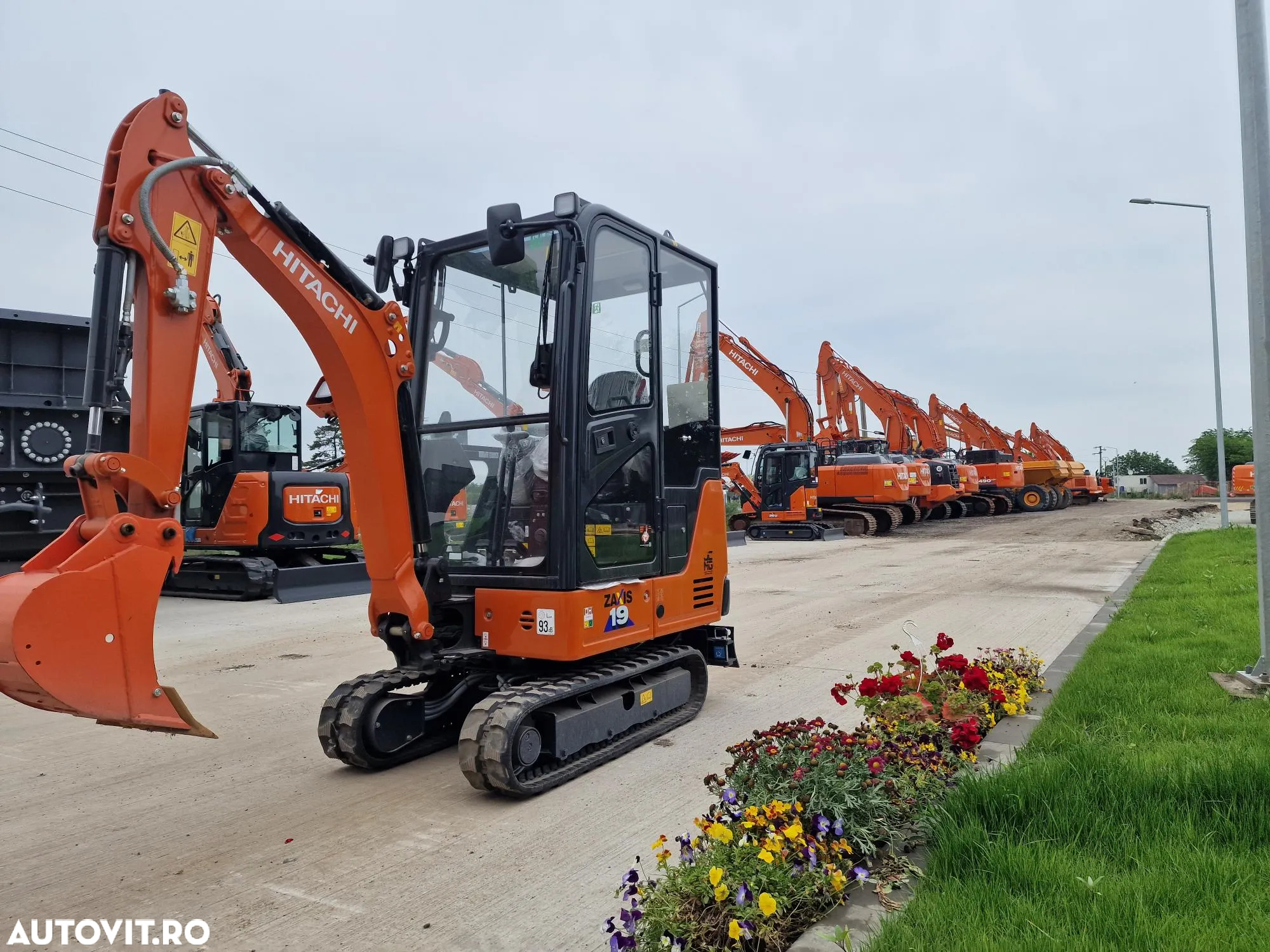Hitachi ZX19-6, 2 tone, Cabina inchisa, inst picon, senie extensibile, cupa lat 400mm, garantie 1 an, posibilitate leasing, produsa in JAPONIA-PROMOTIE 26500 EUR+Tva - 2
