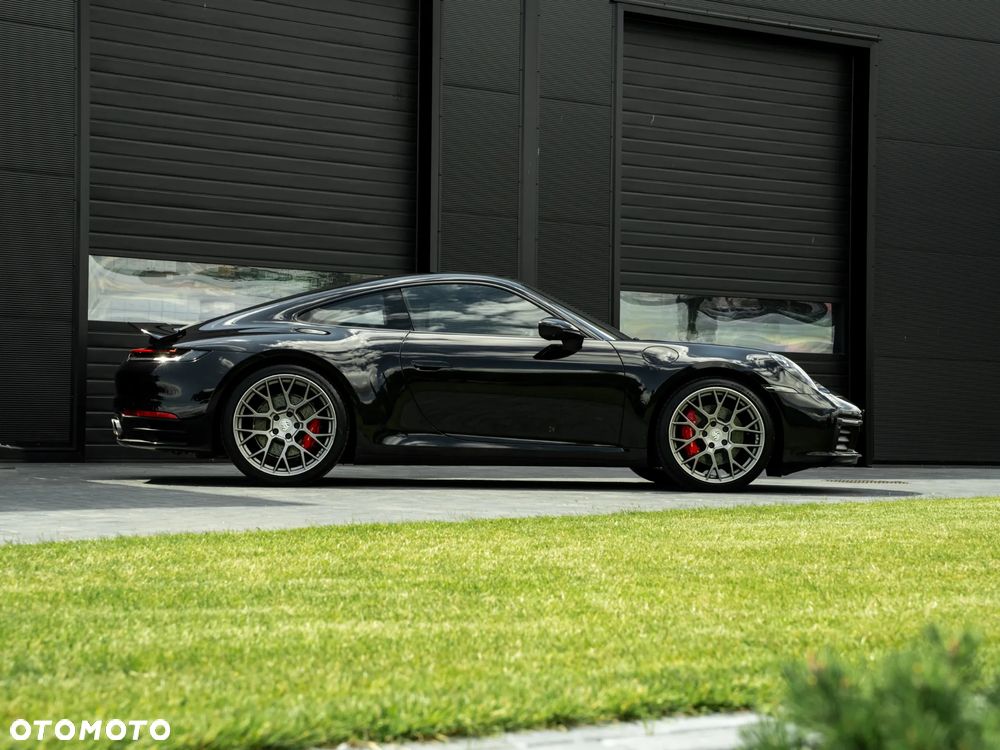 Porsche 911 Carrera 4S - 8