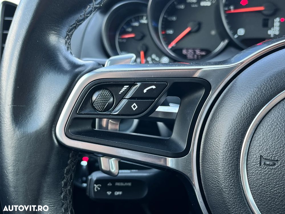 Porsche Cayenne - 15