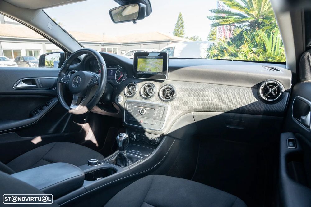 Mercedes-Benz A 180 d Fleet Pack Urban - 12