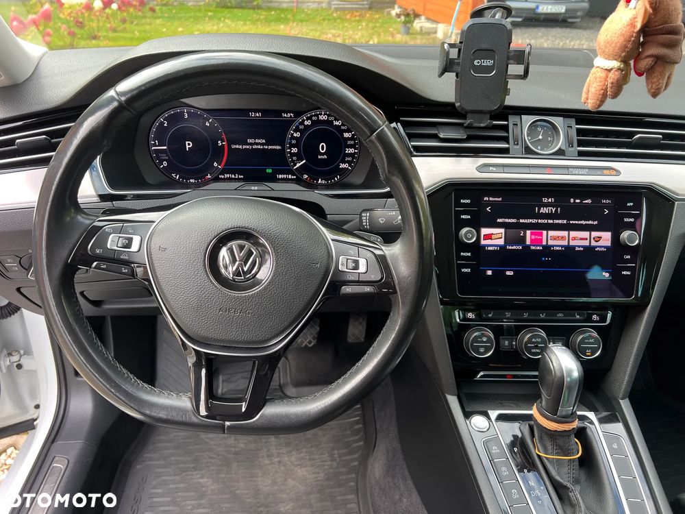 Volkswagen Passat - 11