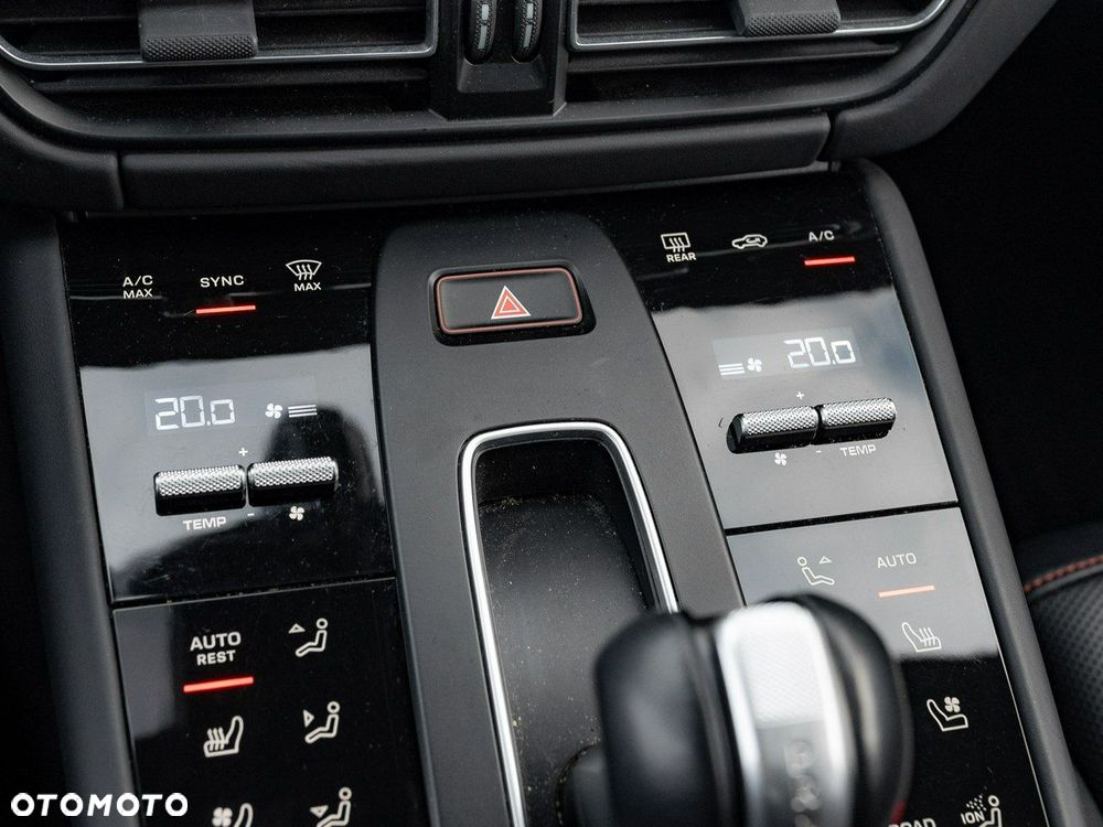 Porsche Macan T - 21