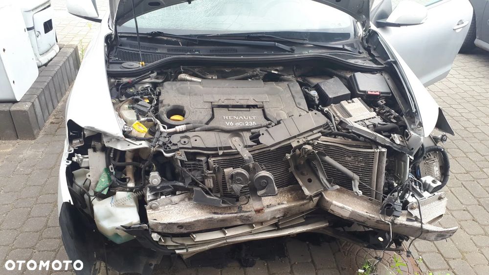 Renault Laguna 3.0 dCi V6 Initiale - 11