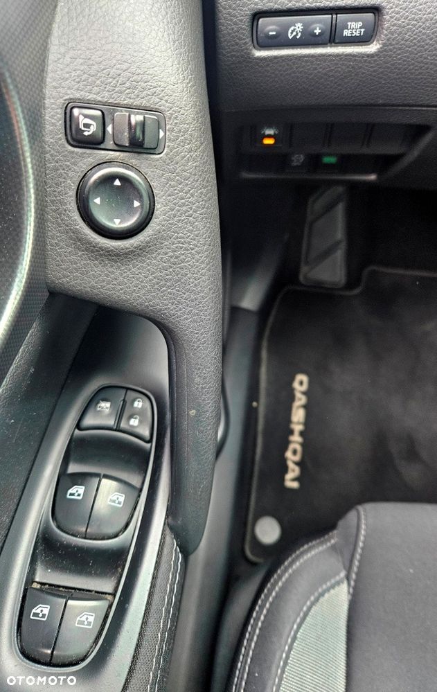 Nissan Qashqai 1.6 DCi Xtronic TEKNA - 18