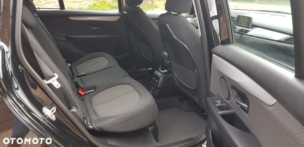 BMW Seria 2 218i - 13