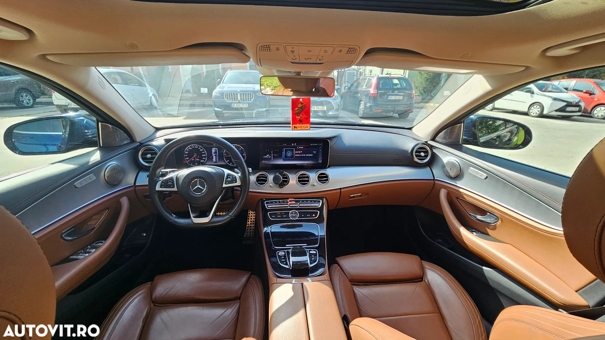 Mercedes-Benz E 220 d T 9G-TRONIC AMG Line - 16