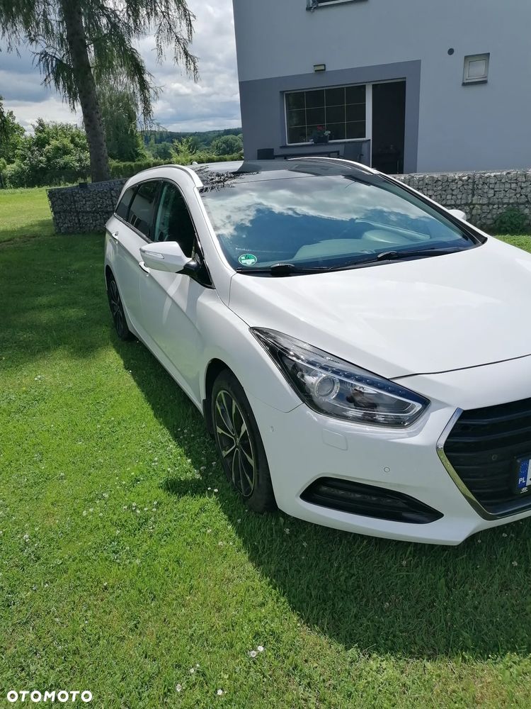 Hyundai i40 Kombi 1.7 CRDi DCT Premium - 1