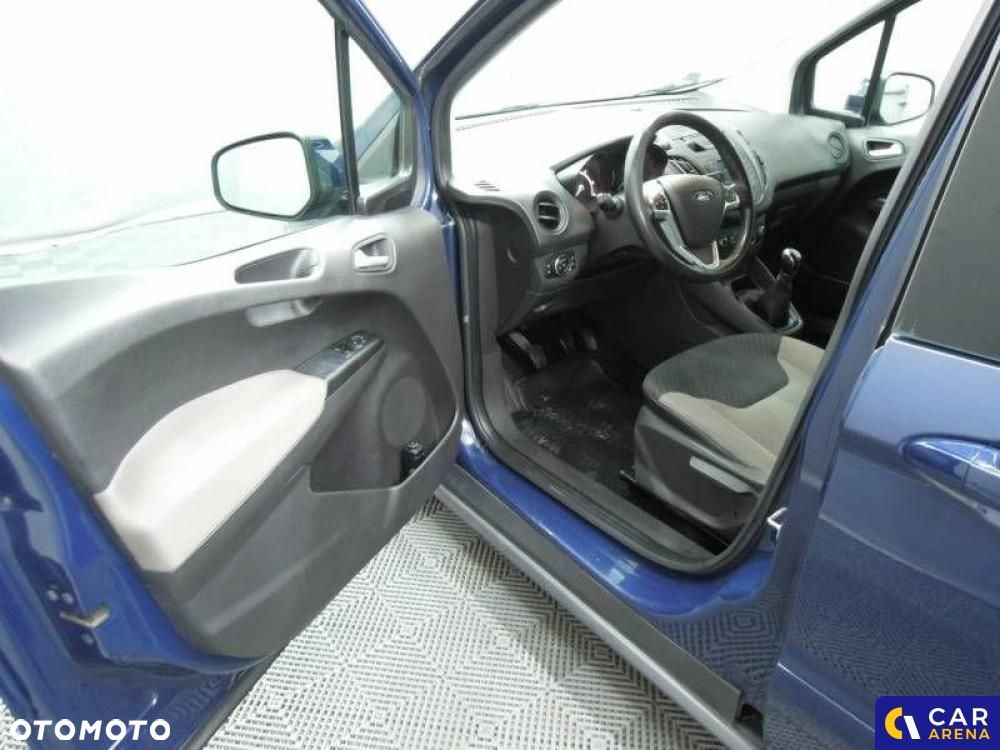 Ford Tourneo Courier - 36