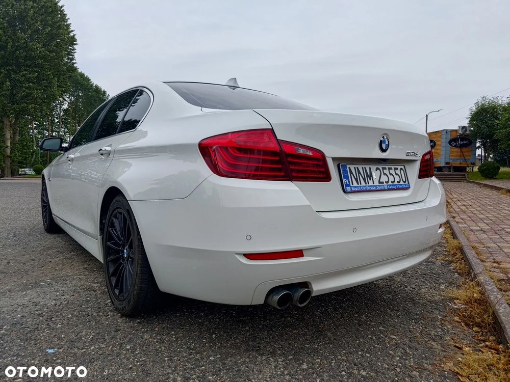 BMW Seria 5 528i - 5