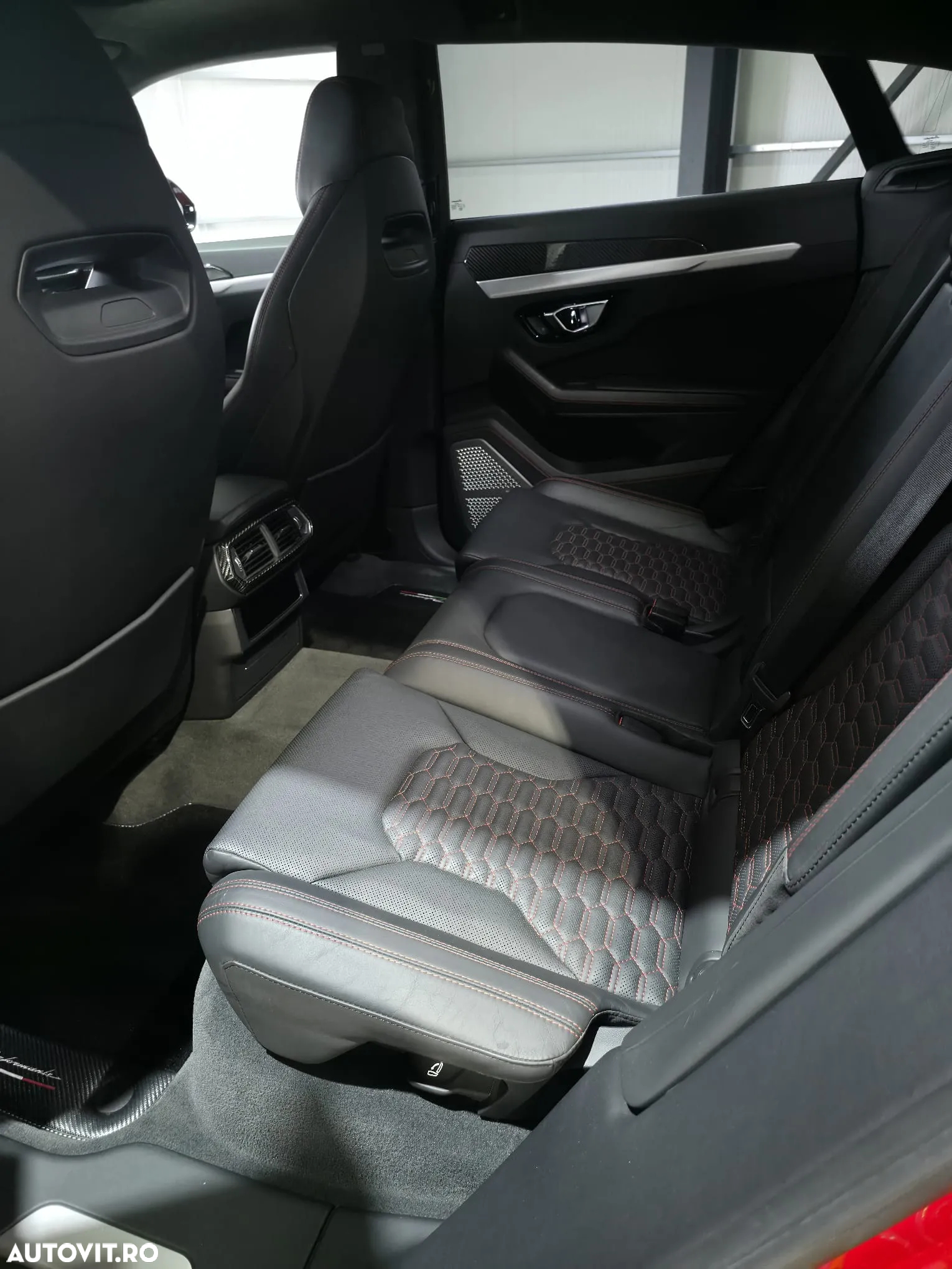 Lamborghini URUS Standard - 11