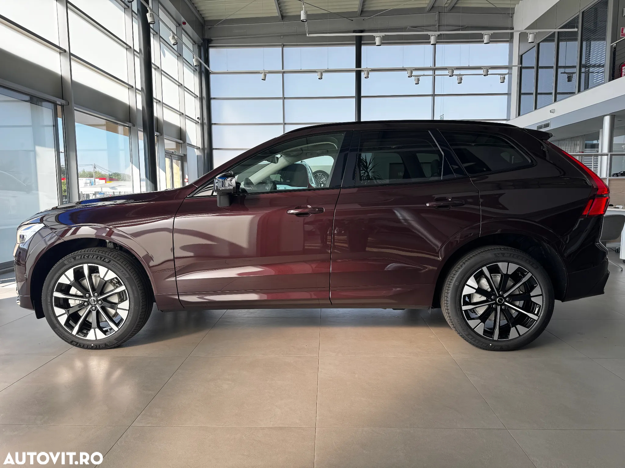 Volvo XC 60 B5 AT AWD MHEV Ultra Dark - 8