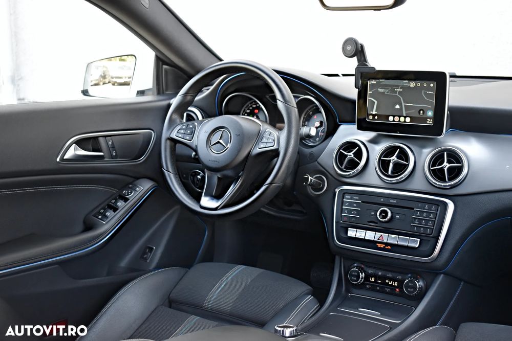 Mercedes-Benz CLA Shooting Brake 220 (CDI) d 7G-DCT Urban - 7