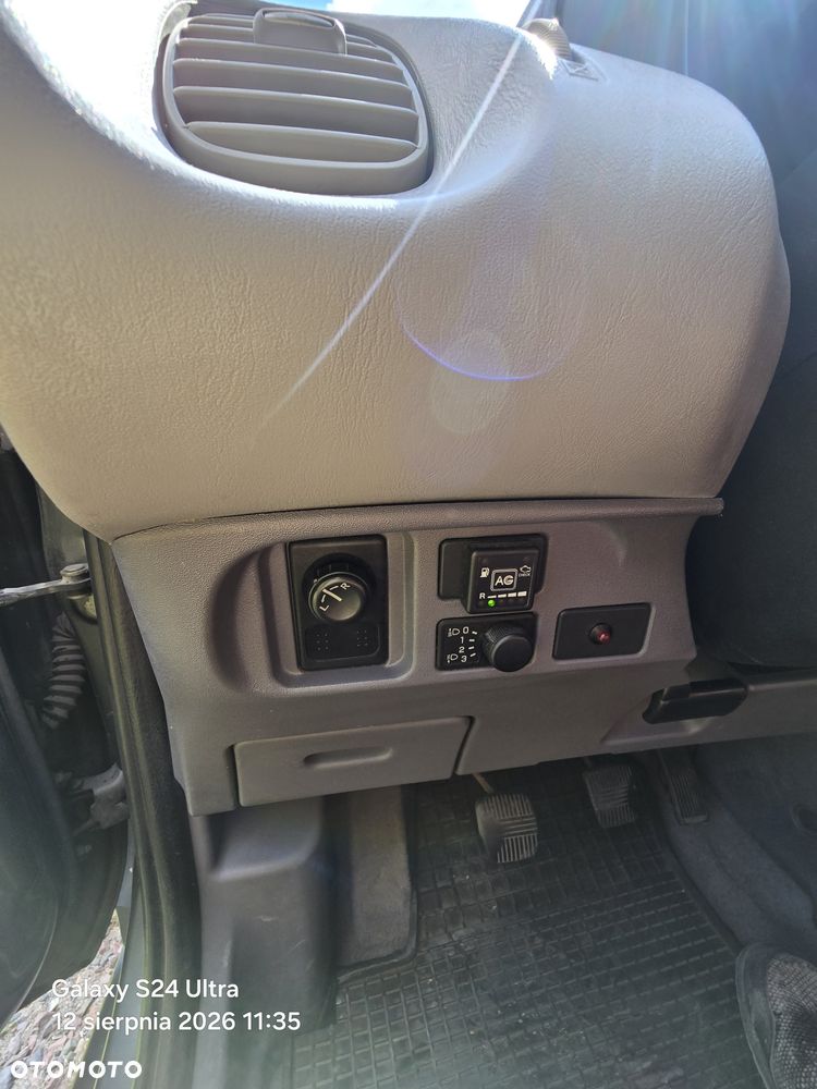 Nissan Almera Tino - 6