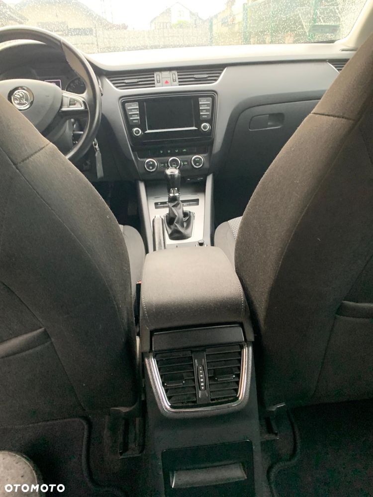 Skoda Octavia 2.0 TDI Ambition DSG - 8