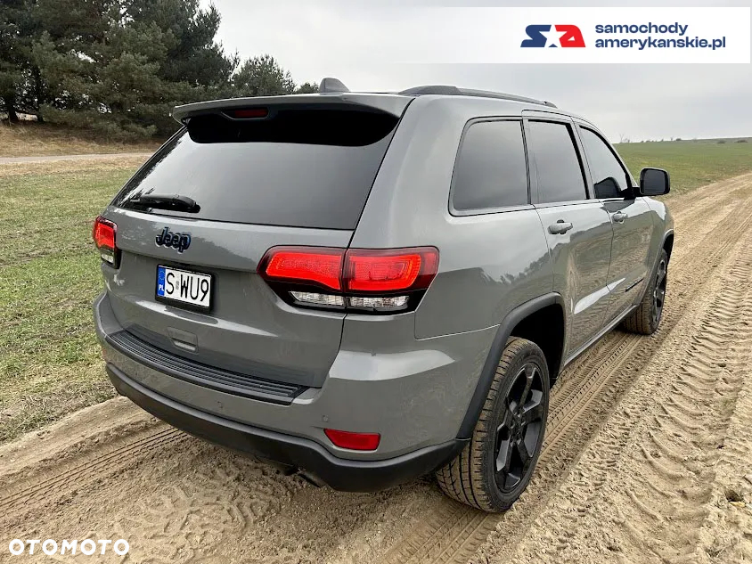 Jeep Grand Cherokee - 9